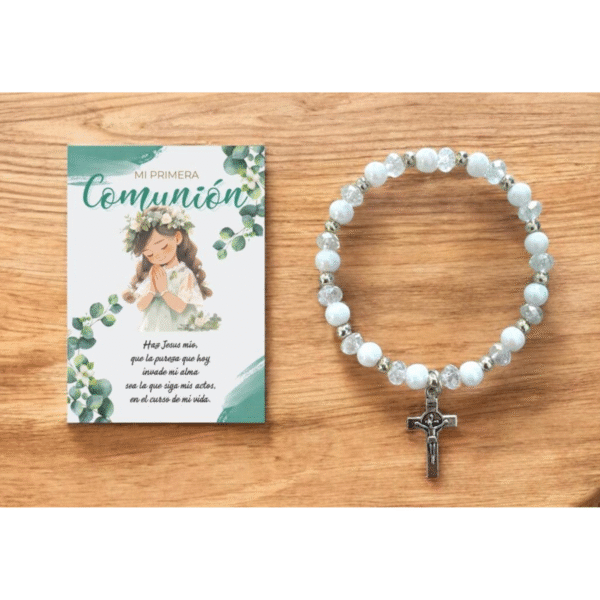 detalle de medidas de Pulsera Recuerdo Primera Comunión Niña con Cruz y Tarjeta Verde. Set 10 piezas.