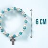 tamaño de Pulsera de Bautizo Azul con Cruz y Tarjeta – Recuerdo Elegante y Significativo para Niño. Set 10 piezas.