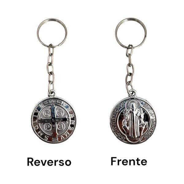 vistas de detalle de Llavero Medalla de San Benito con Oración – Protección y Fe Siempre Contigo. Set 10 piezas.