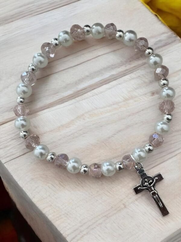 Pulsera lila Recuerdo de Primera Comunión con Dije de Cruz