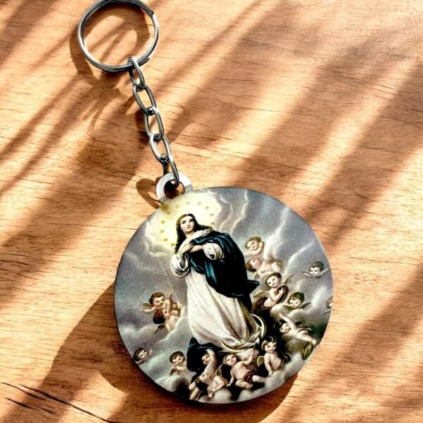 detalle de Llavero Virgen de la Asunción con Imagen Clásica y Oración. Set 10 piezas.